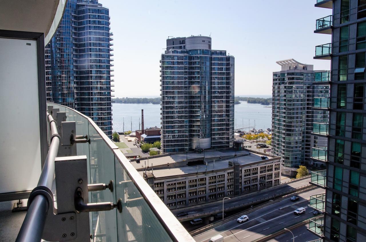 Royal Stays Condominiums - Upscale Downtown Suites Toronto Exterior foto
